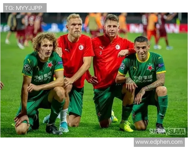 克卢日与特拉维夫的激烈对决揭示足球战术的博弈与激情 克卢日与特拉维夫的激烈对决揭示足球战术的博弈与激情