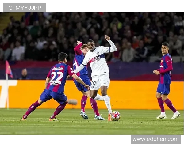 巴萨与巴黎对决裁判争议引发热议球迷怒斥黑哨现象再现